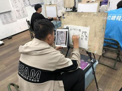 藝生源:高中藝考選哪類更容易找工作